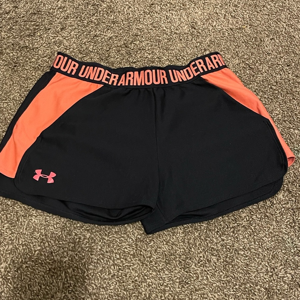 UNDERARMOUR shorts size small